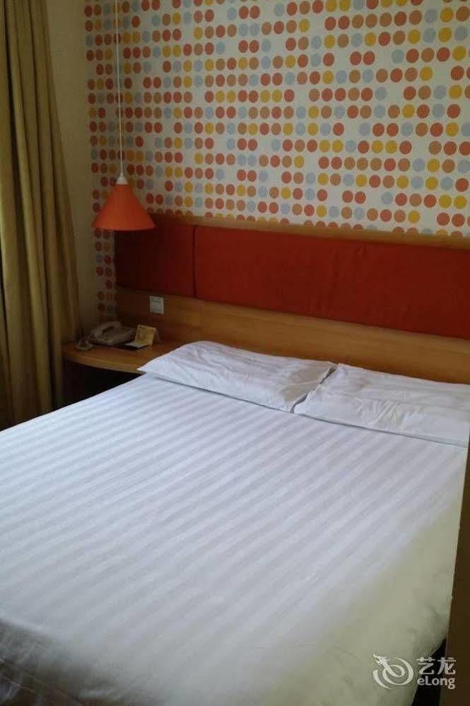Home Inn Shanghai Century Park Exterior foto